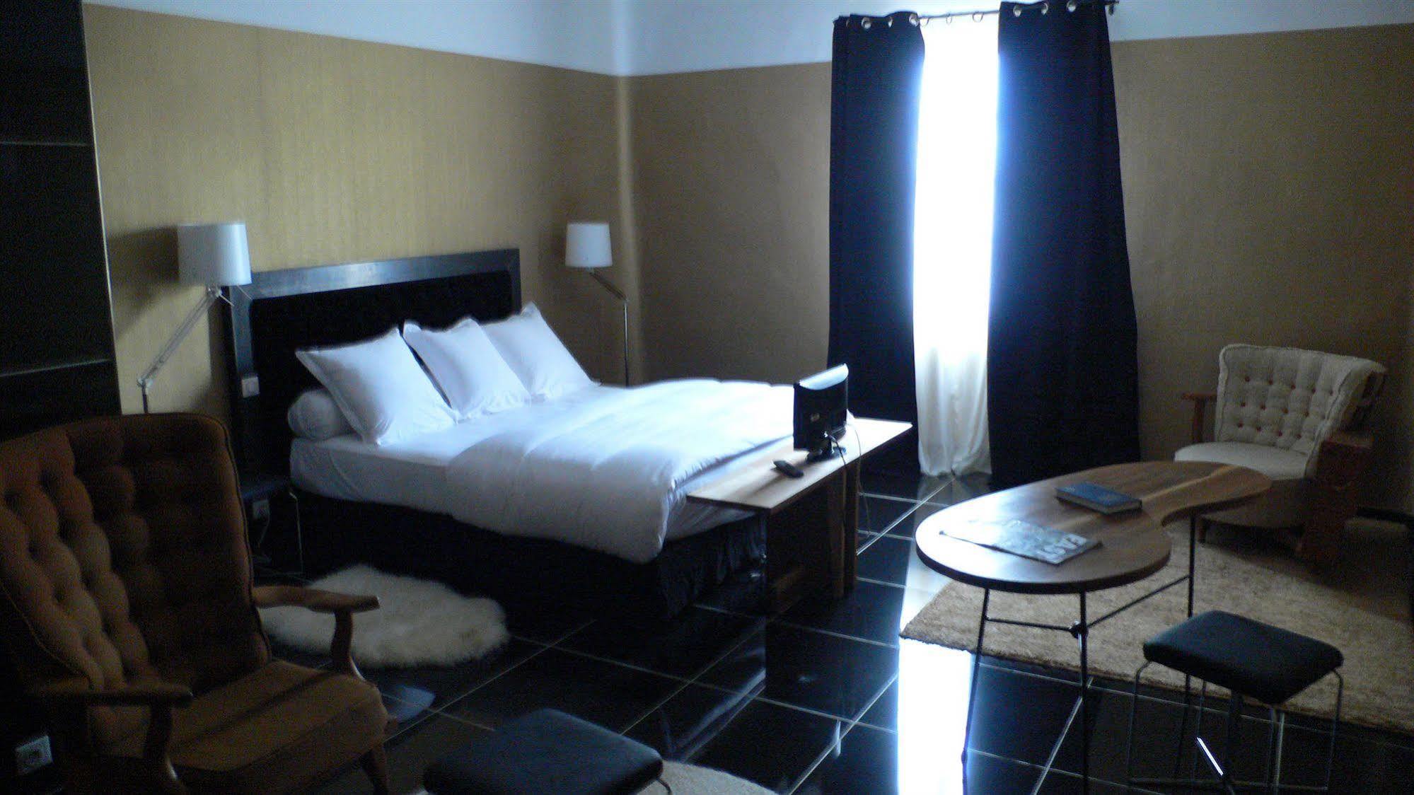 Hotel Saint Trophime アルル エクステリア 写真